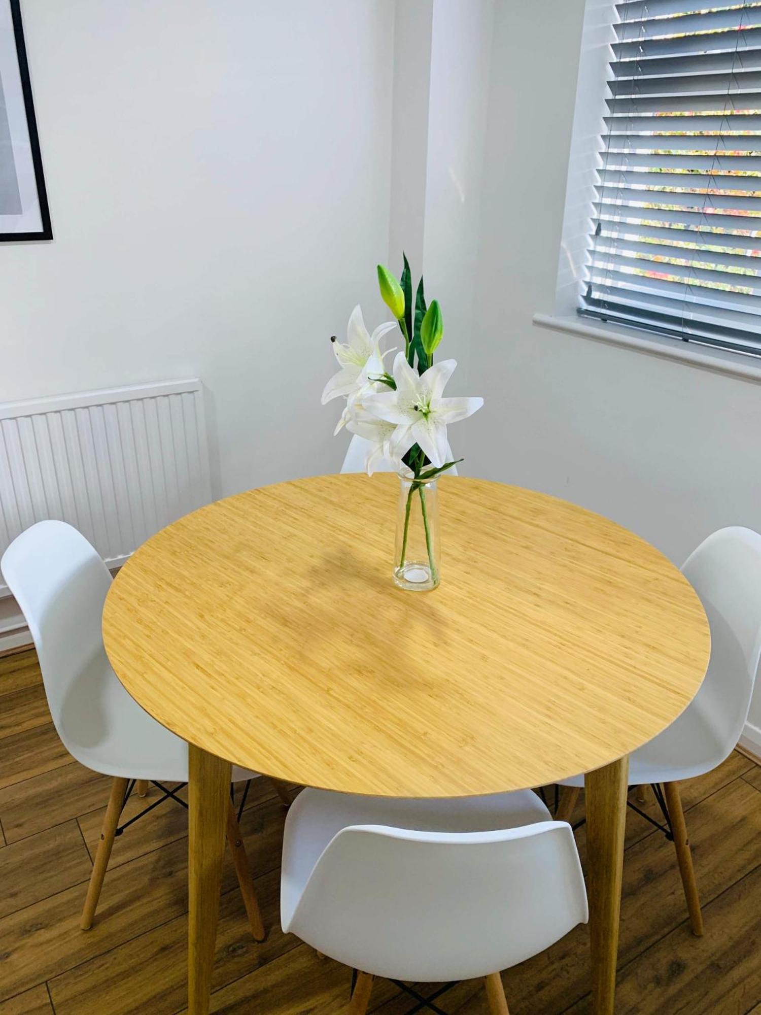 Spacious House, Free Parking & Patio Garden Farnham  Eksteriør bilde