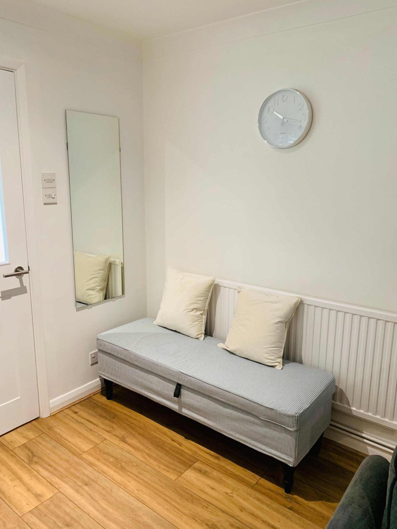 Spacious House, Free Parking & Patio Garden Farnham  Eksteriør bilde
