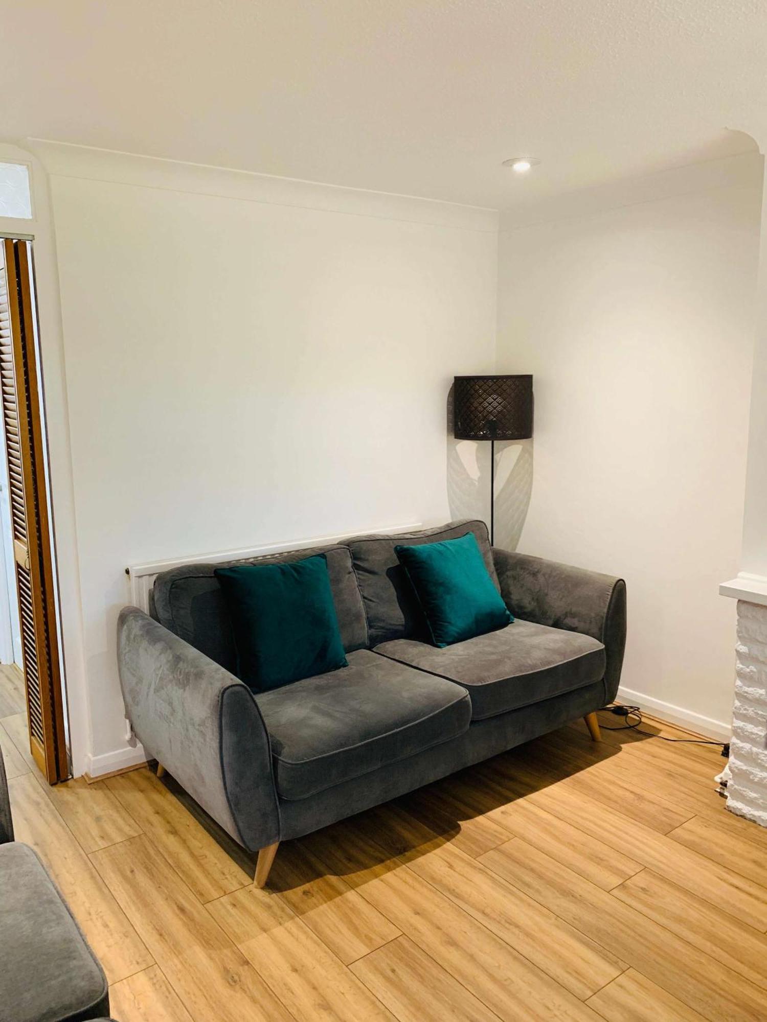 Spacious House, Free Parking & Patio Garden Farnham  Eksteriør bilde