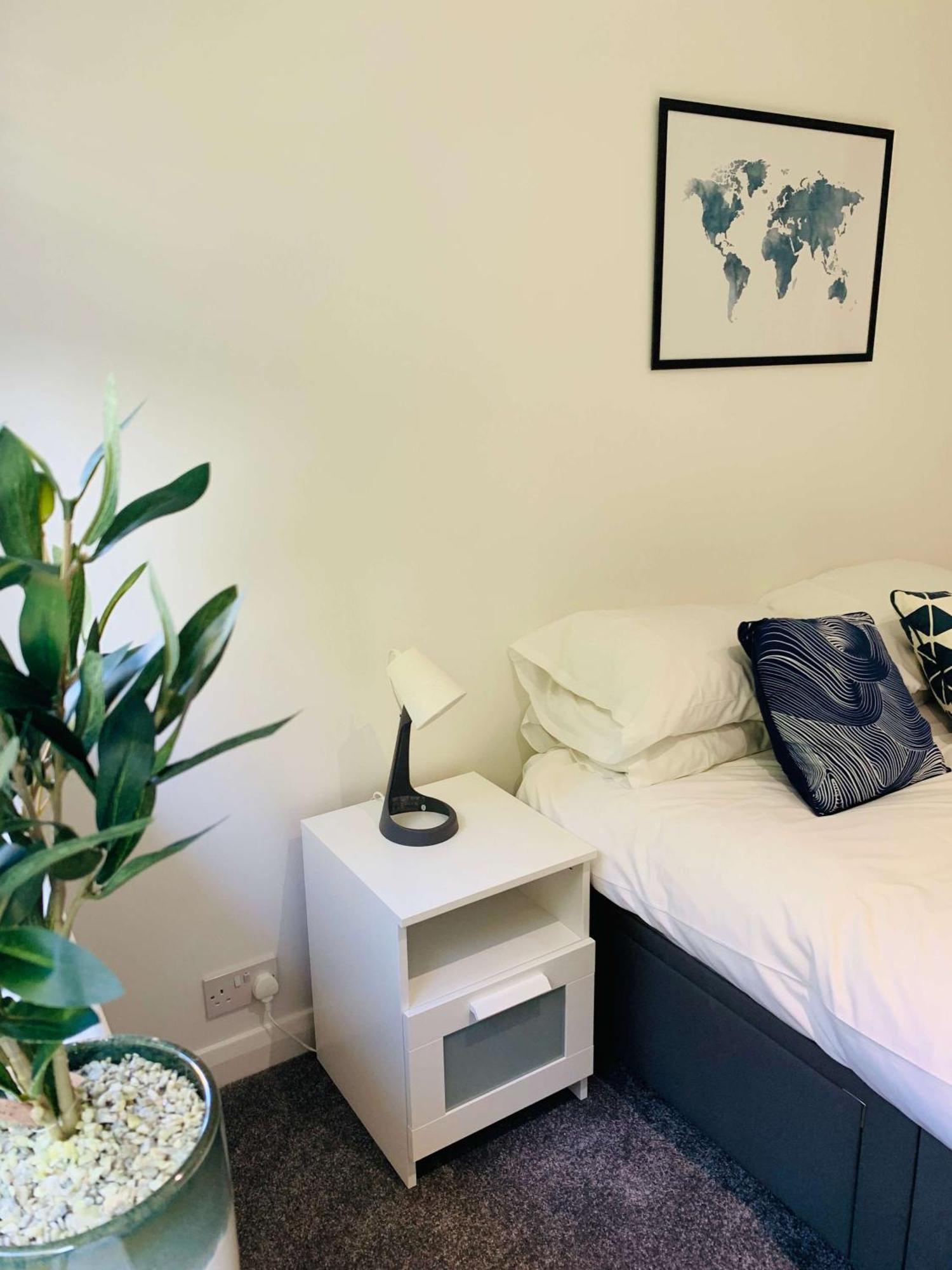 Spacious House, Free Parking & Patio Garden Farnham  Eksteriør bilde