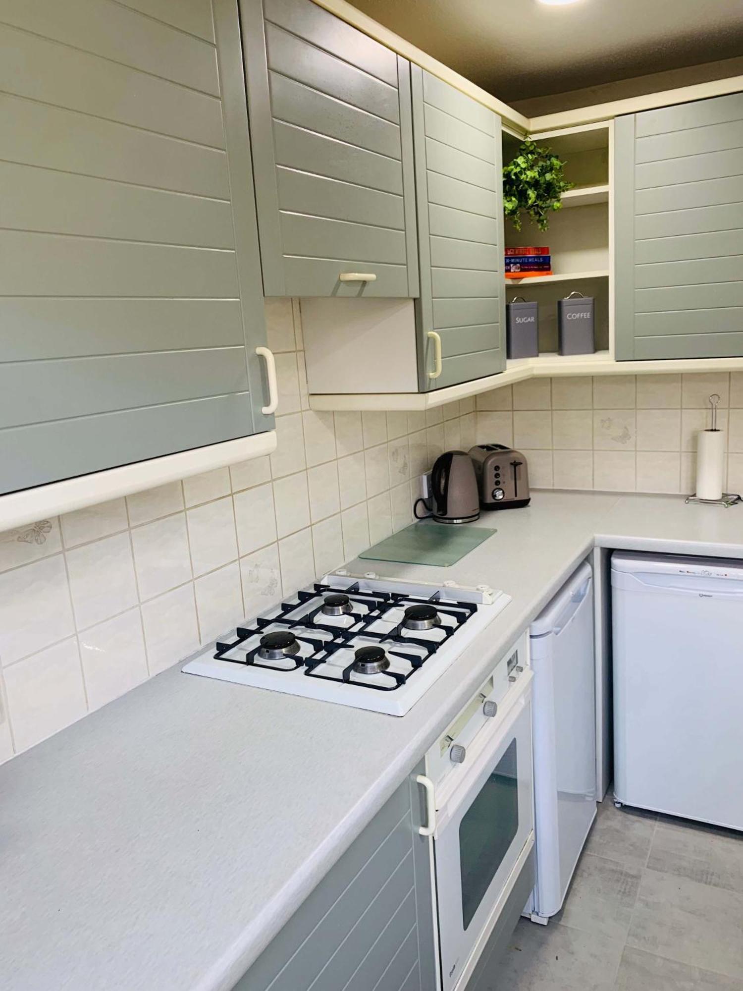 Spacious House, Free Parking & Patio Garden Farnham  Eksteriør bilde