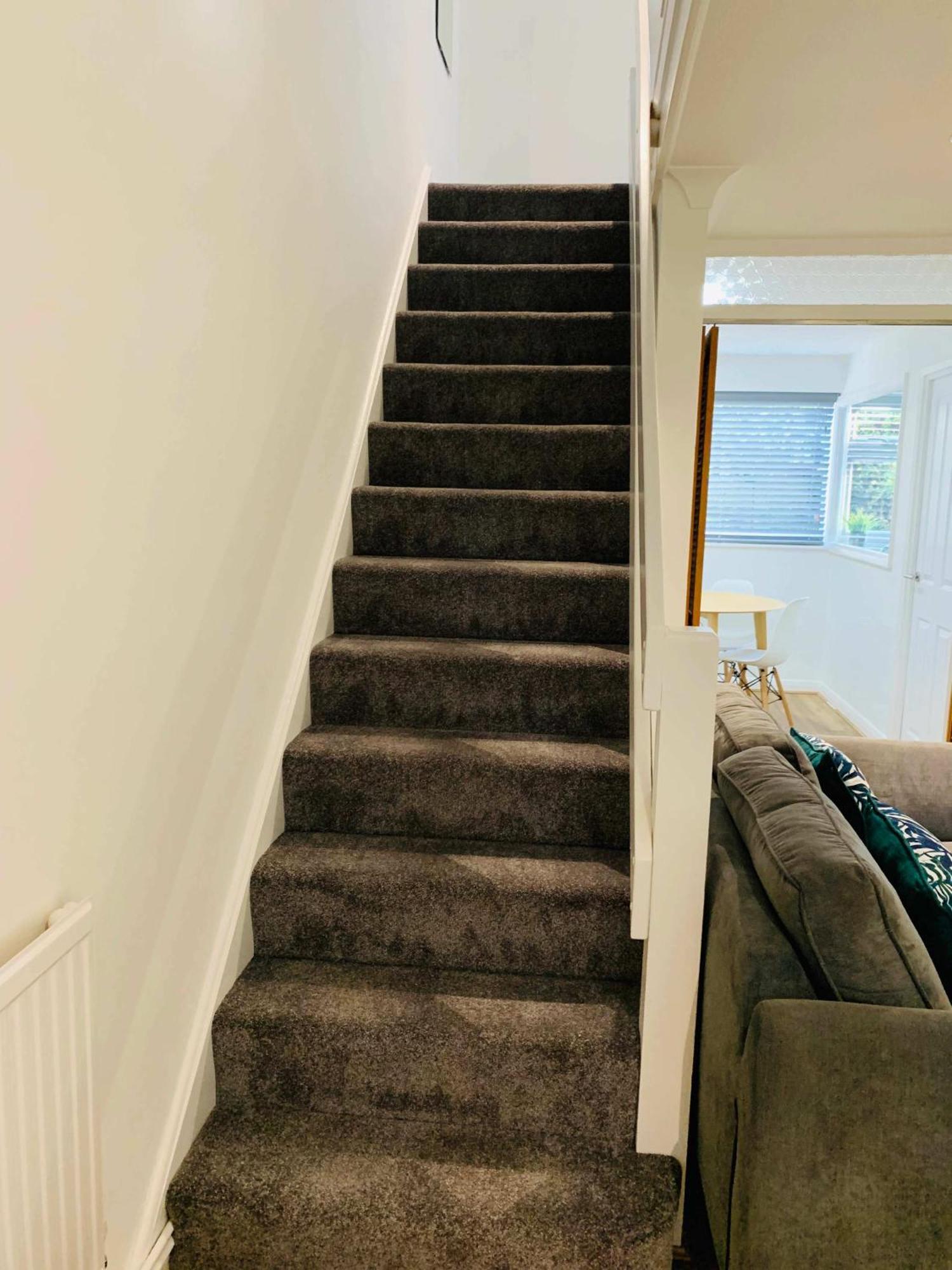 Spacious House, Free Parking & Patio Garden Farnham  Eksteriør bilde
